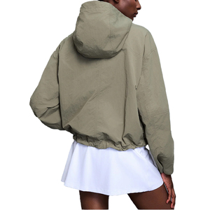 Chaqueta Cortavientos Ligera Personalizada para Mujer, Chaqueta Deportiva Impermeable de Nailon, Chaqueta con Capucha 100% Nailon para Mujer - Product Image 2