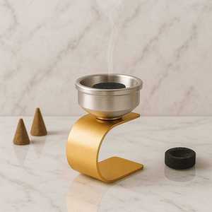 Quemador de incienso artesanal de concha con incrustaciones de nácar y borde dorado, soporte aromático para uso en todas las estaciones, decoración para Ramadán y Eid. - Product Image 2