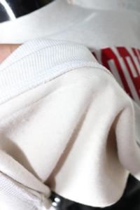 เสื้อสเวตเชิ้ตคอเต่าสีเทา DANCEWORKS แต่งลายปักสีแดง 100% ด้วยด้ายคุณภาพสูง - Product Image 6