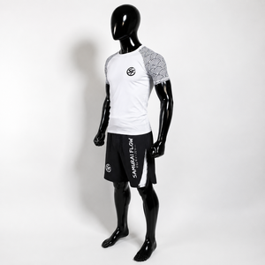 เสื้อรัดรูปซามูไรโฟลว์สำหรับผู้ชาย รุ่นรักษ์โลก น้ำหนัก 220 กรัม แห้งเร็ว แขนยาว สำหรับฝึกซ้อม สีขาวดำ พิมพ์ลายโลโก้ด้านหน้า - Product Image 4
