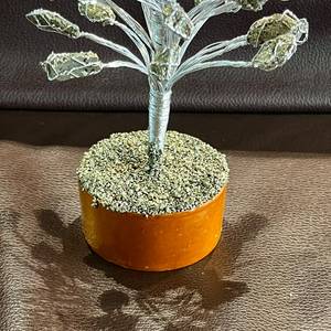 Árbol de Cristal de Pirita Natural de Perú, Hecho a Mano, con 60 Cristales Minerales en Bruto, Base de Madera, Adorno Feng Shui para el Hogar, Oficina o Regalo - Product Image 4