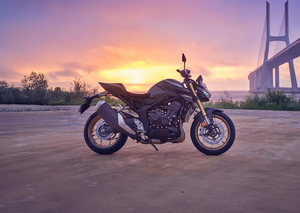Motocicleta HONDA "HORNET 1000SP" en Venta a Precios Accesibles, la Mejor Moto con Excelente Rendimiento y Ahorro de Combustible - Product Image 5