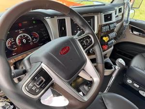 Tracteur routier diesel 6x4 à transmission manuelle, poids lourd, pour le transport logistique professionnel - Product Image 4