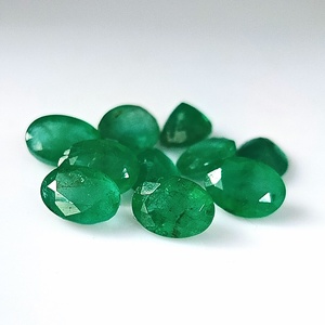 Esmeralda Zambiana Verde Natural de Corte Ovalado de 8.0 Quilates, Calibrada de 7x5 mm, Facetada, Suelta, Translúcida, de Alta Calidad, Lote de 10 Piezas - Product Image 2