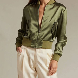 Veste bomber courte en satin de soie pour femme, personnalisée OEM, de haute qualité, à manches longues, col montant et fermeture éclair - Product Image 2