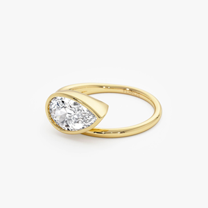 Bague de fiançailles de luxe pour femme en or jaune avec diamant synthétique de laboratoire taille poire de 2 carats certifié IGI - Product Image 4