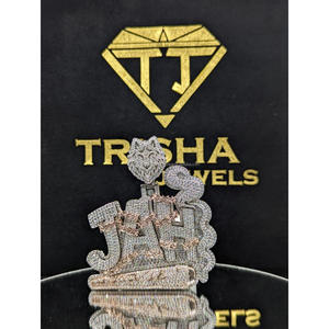 จี้เงินแท้ 925 ประดับเพชร VVS แบบเรียงเต็มหน้า ดีไซน์โดดเด่นจาก Trisha Jewels - Product Image 1