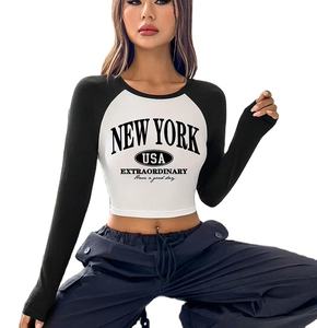 Moda sostenible de moda personalizada serigrafía Logo gráfico raglán manga larga Crop Tops camisetas para mujeres - Product Image 1