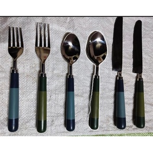 Ensemble de couverts en acier inoxydable de haute qualité avec manches en résine, couverts en métal, adaptés aux aliments, pour le camping et les activités de plein air - Product Image 1