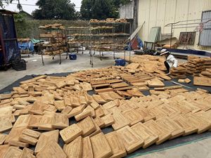 Casa de conejitos de hierba natural hecha a mano, cama plegable, aberturas de cabaña, casa de juegos para conejos, conejillos de indias de Vietnam - Product Image 4