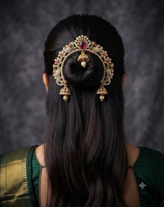 Broche à cheveux en or plaqué avec motif paon, pierre AD et ornements en osselets, pour tenue ethnique traditionnelle, ornement capillaire pour femmes, accessoires pour chignon. - Product Image 3