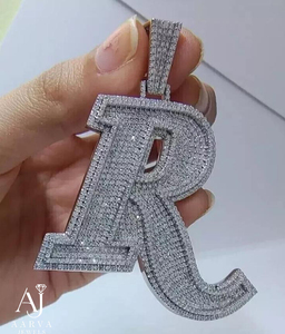 Colgante Personalizado con Letra Inicial Chapado en Oro Rosa con Incrustaciones de Moissanita, Estilo Hip Hop, Plata de Ley 925, Joyería Unisex con Nombre - Product Image 1