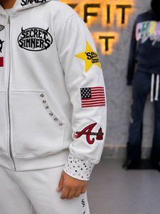 Sweat à capuche court streetwear en coton épais, brodé patchwork, effet vieilli, personnalisé, zippé pour homme - Product Image 2