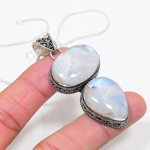 Pendentif artisanal en pierre de lune : Bijoux faits main - Product Image 1