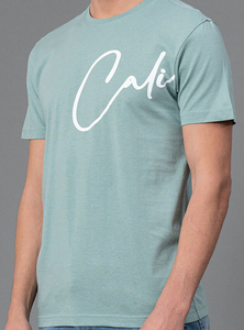 เสื้อยืดผู้ชายสไตล์มินิมอล พิมพ์ลายเรียบง่าย ผ้าฝ้าย ทรงปกติ เนื้อผ้านุ่ม น้ำหนักเบา สวมใส่สบาย เหมาะสำหรับใส่ทำงาน ออกกำลังกาย และเดินทาง รับผลิตแบบ OEM ODM - Product Image 2