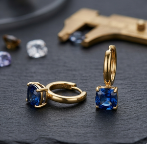 Petites boucles d'oreilles créoles avec pierre bleue Hydro Cushion 10 mm en argent sterling 925 plaqué or 18 carats, bijoux élégants et tendance - Product Image 1