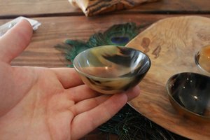 Idée cadeau unique : bol en corne fait main. Bol en corne éthique et durable pour les acheteurs soucieux de l'environnement. Bol en corne artisanal pour les minimalistes. - Product Image 4