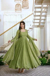 Salwar Kameez indio de excelente calidad para bodas, para damas, disponible en Samp Corporation - Product Image 2