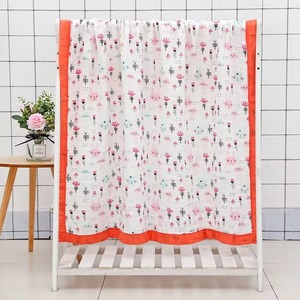 Couverture portable en coton imprimée dinosaure, douce et respectueuse de la peau, pour bébé - Product Image 2