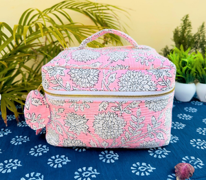 New Arrival Quilted Flower <b>Makeup</b> Bag Large Capacity Handheld Portable Travel Storage Pouch Cross-Border High-Value Cosmetic - Product Image 1