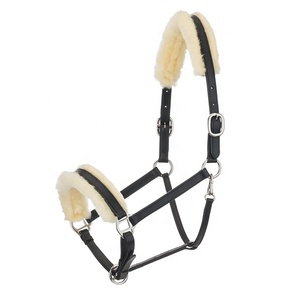 Halter acolchado de piel de oveja australiana. - Product Image 1