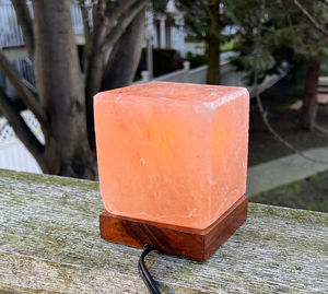 Lampes en sel rose de l'Himalaya sculptées à la main, forme carrée, touche de nature pour la décoration intérieure - Product Image 5