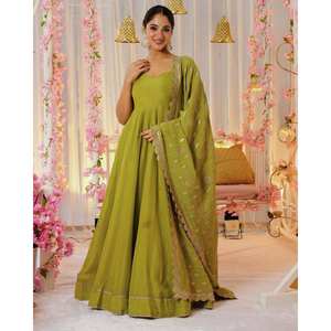 Robes de soirée design Robe de soirée élégante avec bas et Dupatta - Product Image 5