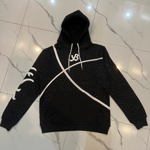 Sweat-shirt à capuche surdimensionné Relicstar en coton 100% avec strass noirs et impression graphique, style streetwear urbain - Product Image 1