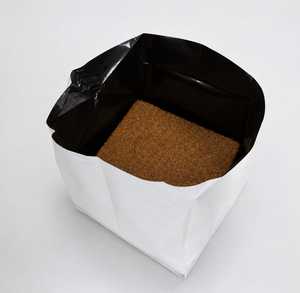 Sac de culture ouvert en poly-cocopeat noir et blanc traité anti-UV pour la culture biologique de fraises, prix d'exportation pour l'agriculture commerciale - Product Image 4