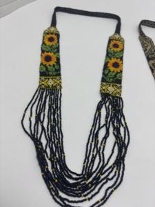 Elegantes Collares de Cuentas de Vidrio Hechos a Mano con Cuentas Vibrantes y Patrones Estilizados, Atractivo de Moda Atemporal, Estilo Étnico Hindú para Fiestas - Product Image 5