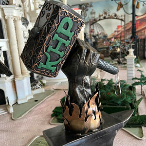 Escultura de hierro forjado de mano sosteniendo un martillo, estilo moderno y antiguo, resistente a la intemperie, para decoración del hogar, regalos y artesanías de la fábrica KHP Vietnam. - Product Image 4