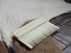 Peine de Pelo de Hueso Hecho a Mano de Lujo Tradebyd, Herramienta Premium para el Cuidado del Cabello, para Desenredar y Peinar Suavemente - Product Image 5
