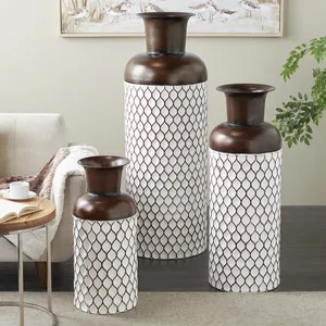 Vase de table en métal doré écologique Art Déco pour mariage, Diwali, décoration de la maison et des hôtels, centre de table de luxe par Lavie Creations - Product Image 6