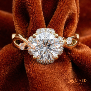 แหวนหมั้นทอง 14K/18K ทรงกลมประดับเพชรแบบ Halo พร้อมวงแหวนลายเถาวัลย์บิดเกลียวและเพชรรูปใบไม้ |   แหวนแต่งงานสไตล์ธรรมชาติสุดหรู - Product Image 1