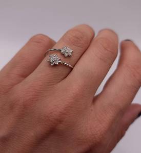Anillo con Clúster de Diamantes Cultivados en Laboratorio de 0.28 CT en Oro de 18K para Mujer |   Anillo de Novia Moderno con Certificado IGI |   Joyería de Moda de Lujo - Product Image 2
