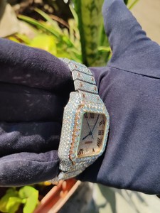 Montre analogique carrée de luxe sertie de diamants avec cadran à chiffres romains et verre saphir, fermoir déployant unisexe - Product Image 3