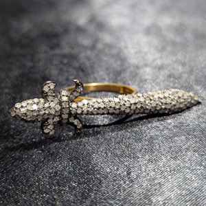 Anillo de Daga REYES de Diseño Elegante en Plata de Ley 925 con Diamante Natural, Hecho a Mano, con Rodio Negro, Estilo Victoriano para Mujer - Product Image 1