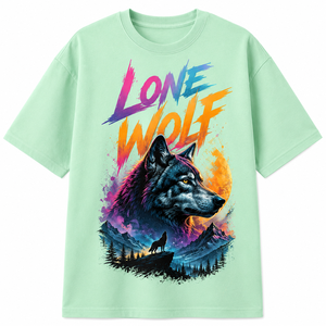 Camiseta Larga Negra para Hombre Lone Wolf con Estampado por Transferencia Térmica, Manga Corta, Cuello Redondo, Corte Regular, Informal, 100% Algodón Jersey Transpirable - Product Image 1