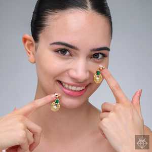 ต่างหูห้อยไข่มุกมรกต - Product Image 1