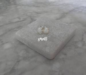 ต่างหูโอปอลสีขาว ต่างหูเงินแท้ประดับโอปอล ต่างหูโอปอลไฟ โอปอลประจำเดือนตุลาคม เครื่องประดับอัญมณี ของขวัญสุดหรูสำหรับเธอ - Product Image 6