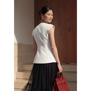 Chaleco Elegante Blanco Asimétrico para Mujer, con Mangas Cortas, Estilo Oficina, Moderno, Casual de Negocios, Marca YONA - Product Image 5