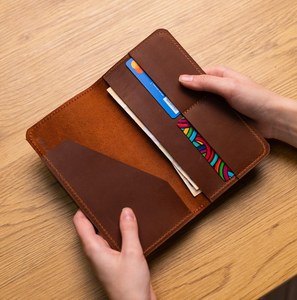 Funda para Chequera de Cuero Vacuno de Primera Calidad, Fundas para Chequera de Cuero Genuino con 2 Bolsillos, Porta Cheques Impermeable al por Mayor - Product Image 3