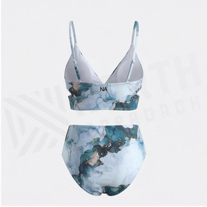 Ensemble de yoga 2 pièces imprimé papillon bleu avec finition dorée, body à col en V profond et jupe portefeuille longueur genou - Product Image 2