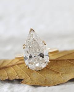 Bague de fiançailles solitaire en diamant de laboratoire taille marquise, sertie griffes, plaqué or 18 carats, diamants remplis certifiés IGI, luxe - Product Image 1