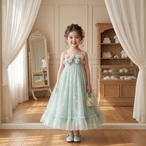 Robe de Soirée de Luxe pour Filles Elysian, Vert Menthe, Dentelle, Robe de Princesse, Corsage à Rosettes 3D, Maxi Tulle, Boutique Couture, Tenue Formelle pour Enfants - Product Image 2