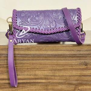 Cartera Cruzada de Cuero Vacuno Hecha a Mano, Diseño Floral, con Protección RFID, Ideal para Uso Diario, Nueva Llegada Premium en Oferta - Product Image 1