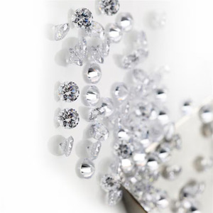 เพชรธรรมชาติขนาด 1.20 ถึง 1.25 มม. รูปทรงกลมเจียระไนแบบบริลเลียนท์ ความสะอาดระดับ SI2 เกรดดีมาก ขนาดเล็ก รูปทรงกลม ระยิบระยับ - Product Image 4