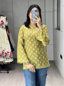 Kurti court en coton cambric à imprimé floral pour femmes, à porter au quotidien - Product Image 3