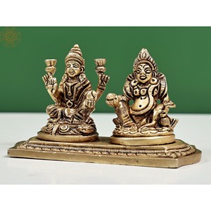 Estatua de latón de 4 pulgadas hecha a mano de la diosa Lakshmi y Lord Kuber, escultura india, artículo hecho a mano - Product Image 3