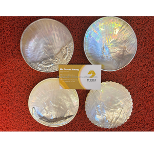 Assiette en nacre jaune naturelle, forme originale, pour servir le caviar lors de réceptions - Product Image 4